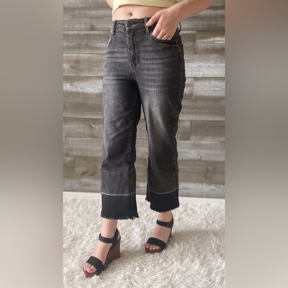 ON TREND! Judy blue wide leg cropped gray jeans with released hem JB88762REG GRY